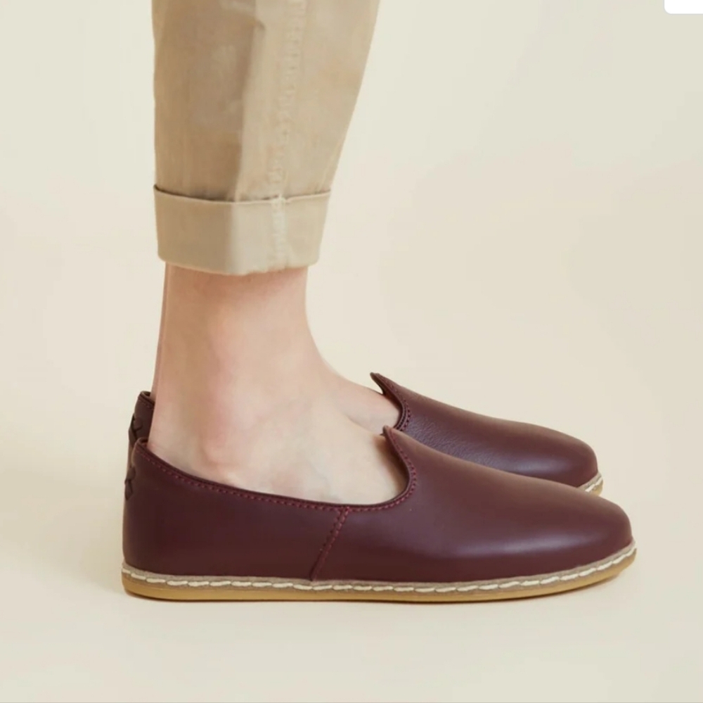 CHARIX Bordeaux leather Slip On Shoes. Size 6.5